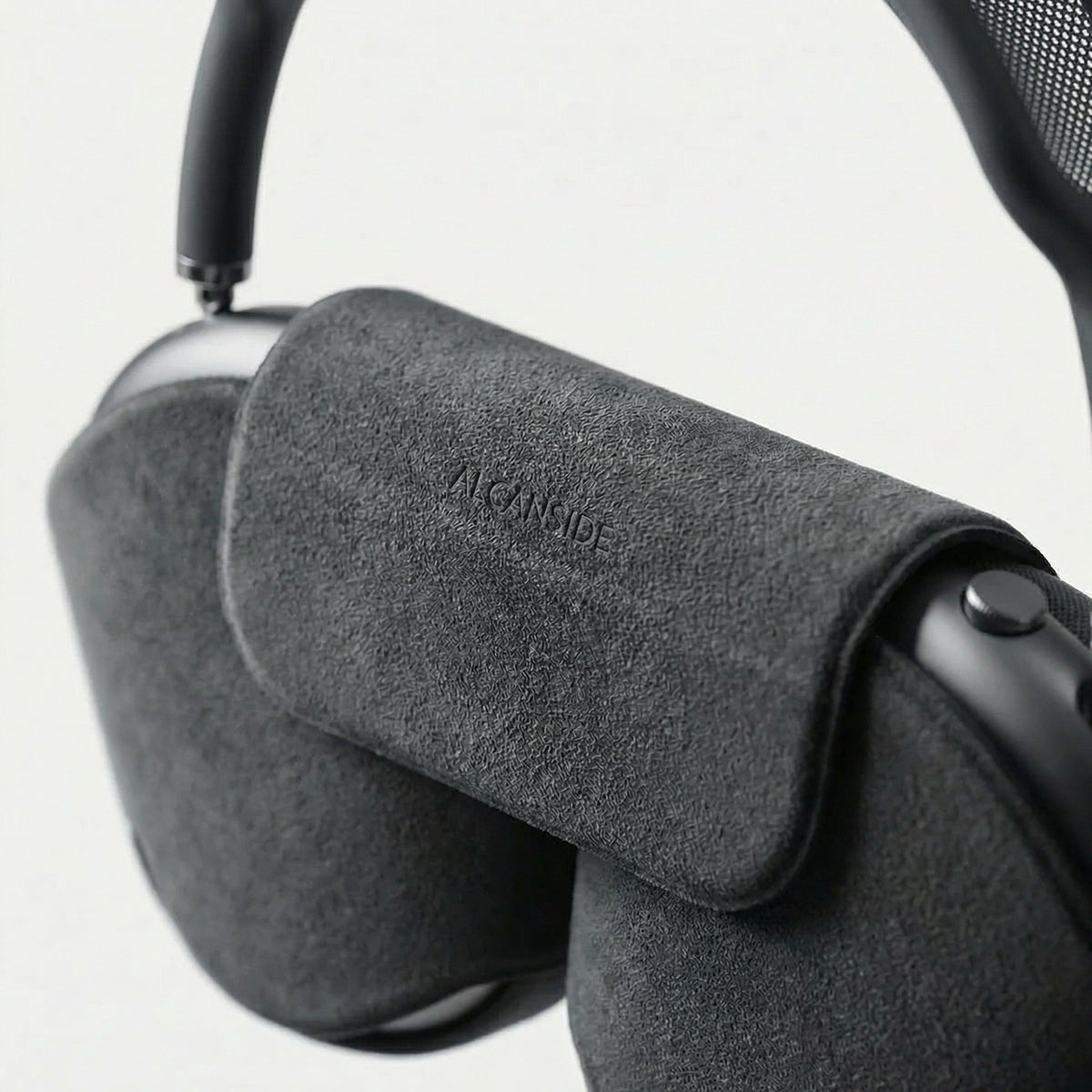 AirPods Max Alcantara Smart Case - Space Grey - Alcanside