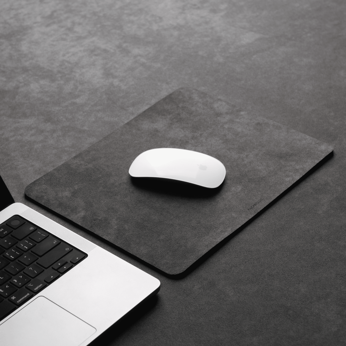 Alcantara Mousepad 30x24cm - Space Grey - Alcanside