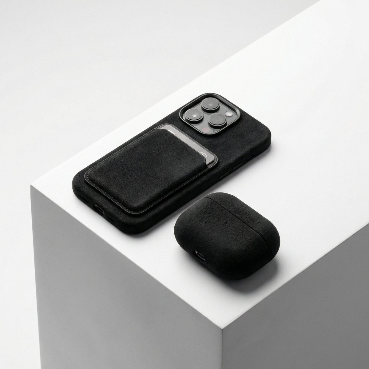 iPhone 15 Pro Max - Alcantara Case - Deep Black - Alcanside