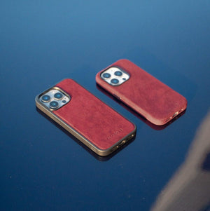 iPhone 16 Pro Max - Alcantara Back Cover - Wine Red - Alcanside